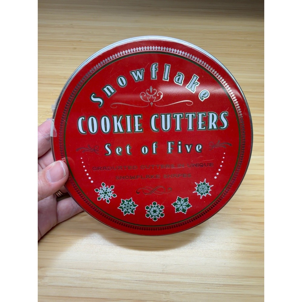 Williams Sonoma Snowflake Cookie Cutters Set of 5 in Holiday Tin